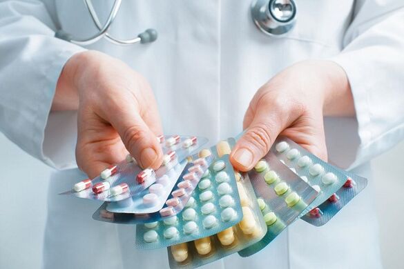 Doktor prostatit tedavisi için antibiyotik reçete eder